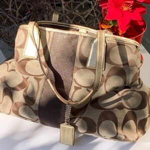 AUTHENTIC COACH PURSE 🎈​